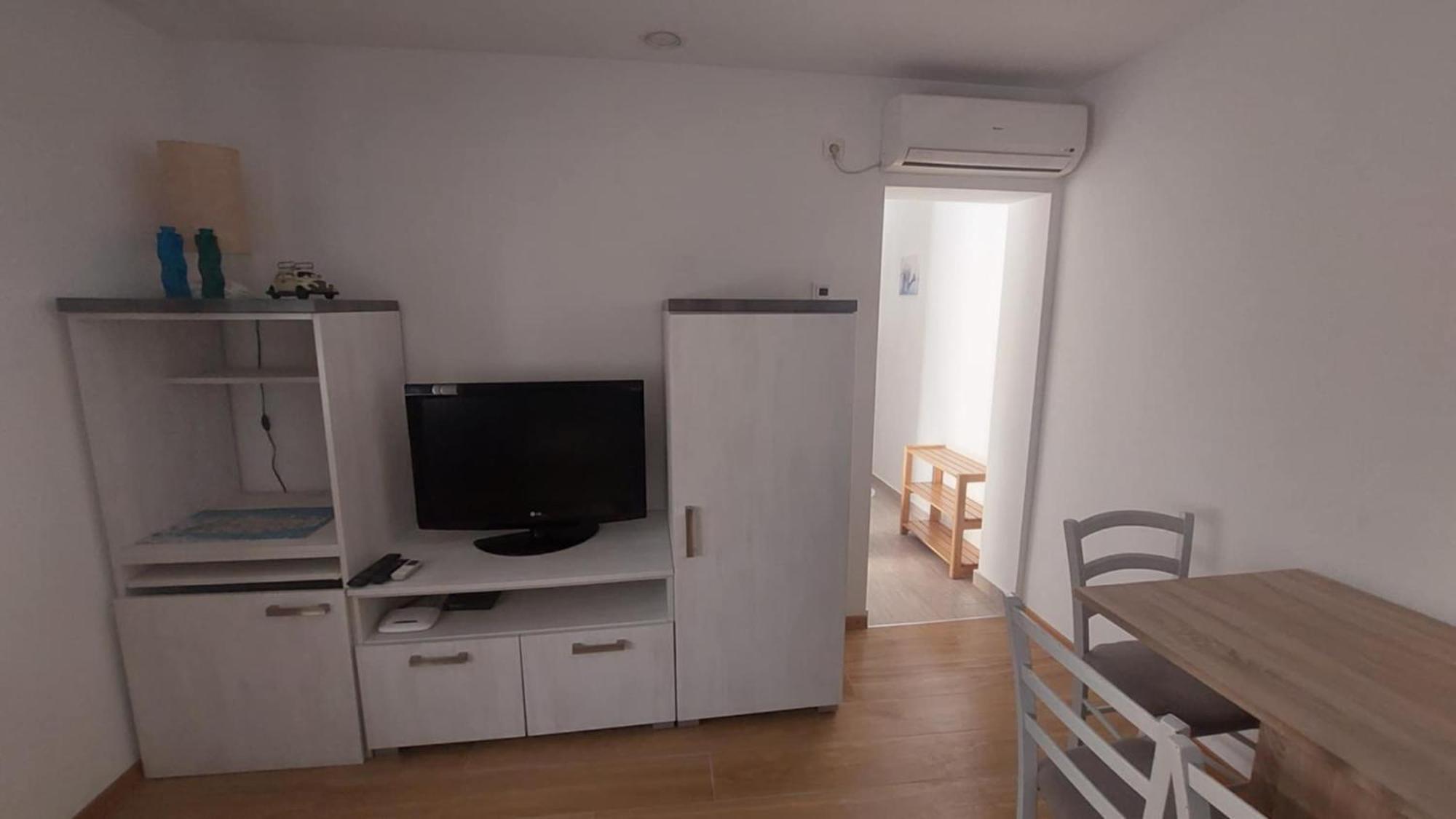 Apartment Apartman Zara *